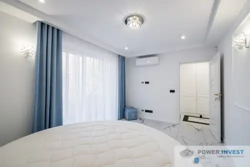 Kraków ,  Królowej Jadwigi   7