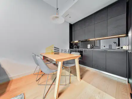 Warszawa ,  Twarda   4