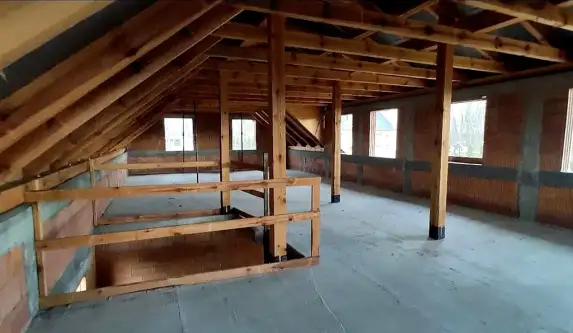 Dębie ,  Młyńska   4