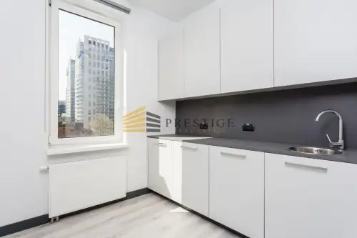 Warszawa ,  Żelazna   4