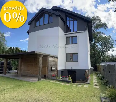 Warszawa ,  Europejska   8