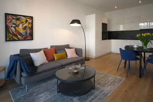 Warszawa ,  Aleja Rzeczypospolitej   4