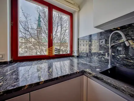 Warszawa ,  Mokotowska   8