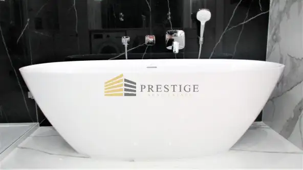 Warszawa ,  Dobra   11