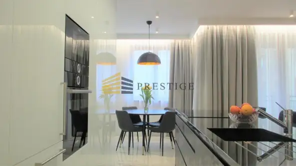 Warszawa ,  Dobra   4