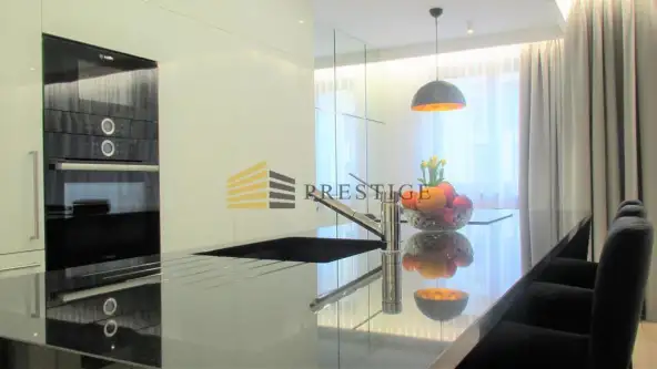 Warszawa ,  Dobra   5