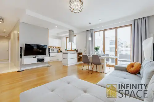 Warszawa ,  Obrzeżna   2