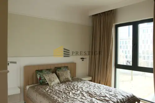 Warszawa ,  Złota   9