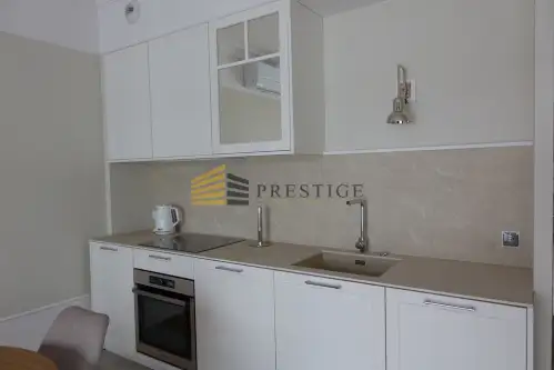 Warszawa ,  Złota   11