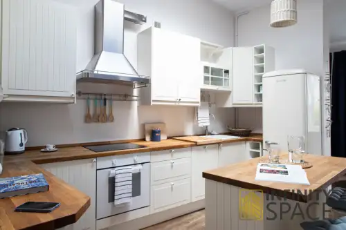 Warszawa ,  Aleja Niepodległości   3