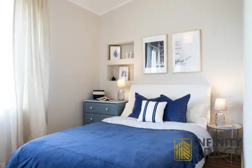 Warszawa ,  Aleja Niepodległości   8