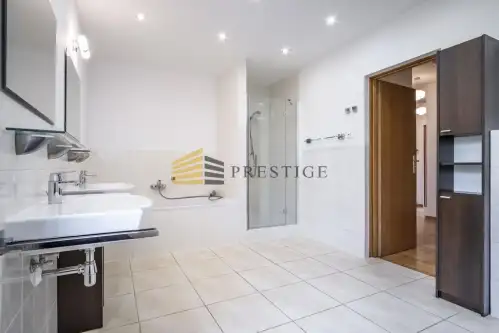 Warszawa ,  Rumiana   16