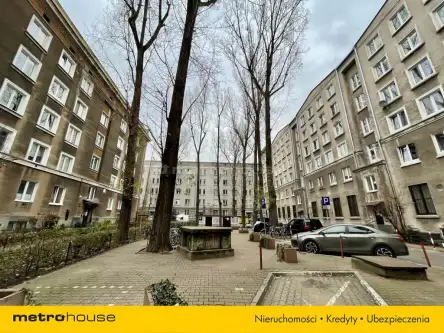 Warszawa ,  Dzielna   8