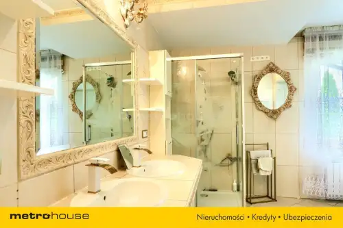 Łomianki ,  Sierakowska   9