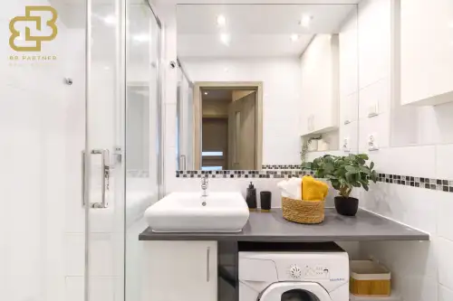 Kraków ,  Celarowska   8