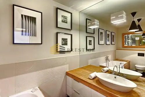 Warszawa ,  Jana Pawła Woronicza   8