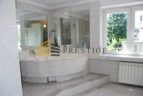 Warszawa ,  Okrężna   14