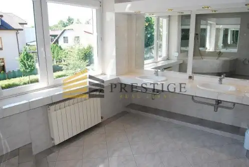 Warszawa ,  Okrężna   15