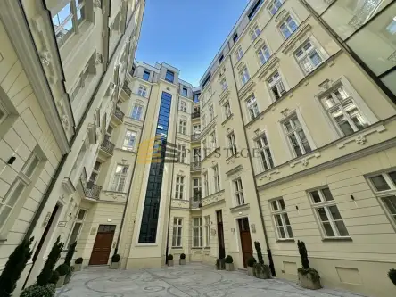 Warszawa ,  Foksal   14