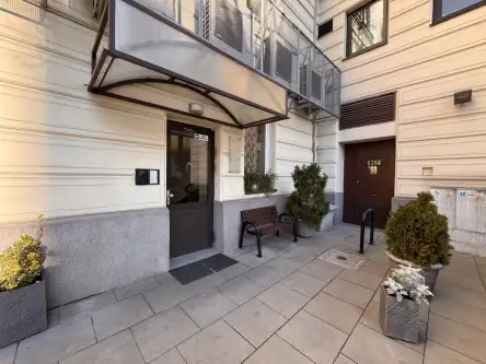 Warszawa ,  Nowowiejska   10