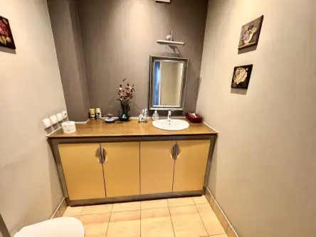 Warszawa ,  Nowowiejska   9