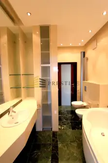 Warszawa ,  Biały Kamień   18