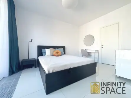 Warszawa ,  Emilii Plater   5