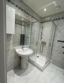 Warszawa ,  Bagatela   9