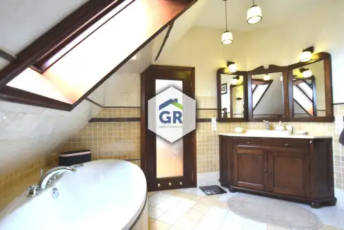 Pierwoszyno ,  Szmaragdowa   10