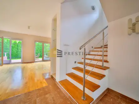 Bielawa ,  Warszawska   6