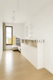 Warszawa ,  Jana Karola Chodkiewicza 7   6