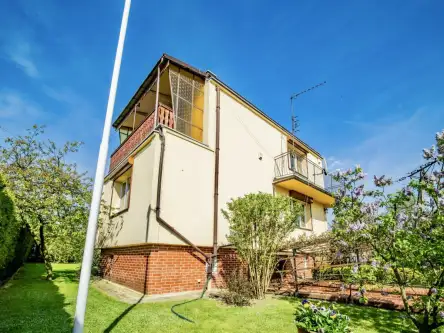 Jerzmanowa ,  Kwiatowa   11