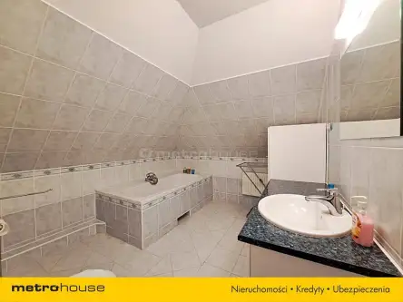 Tarnobrzeg ,  Kwiatowa   27