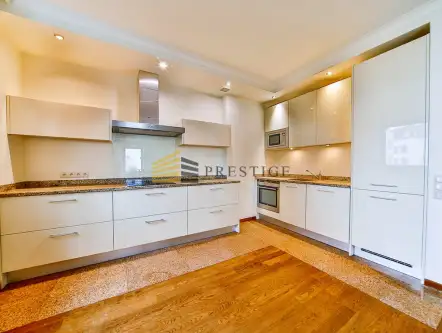 Warszawa ,  Hektarowa   7