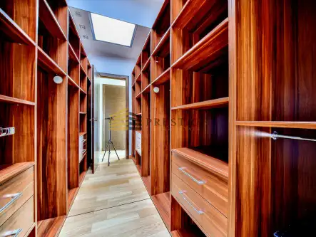 Warszawa ,  Al. Wilanowska   17