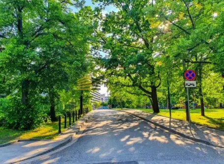 Warszawa ,  Wiejska   18