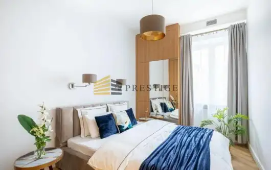 Warszawa ,  Wiejska   8