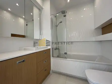 Warszawa ,  Wspólna   9