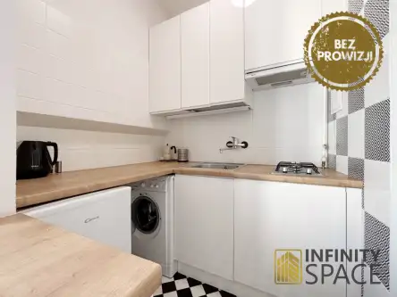 Warszawa ,  Aleja Wyzwolenia   8