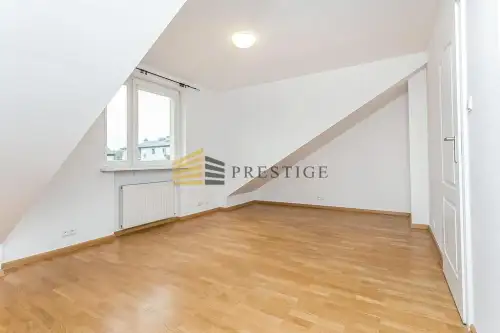 Warszawa ,  Nowoursynowska   17