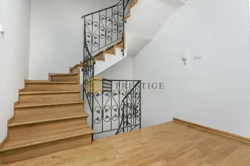 Warszawa ,  Nowoursynowska   5