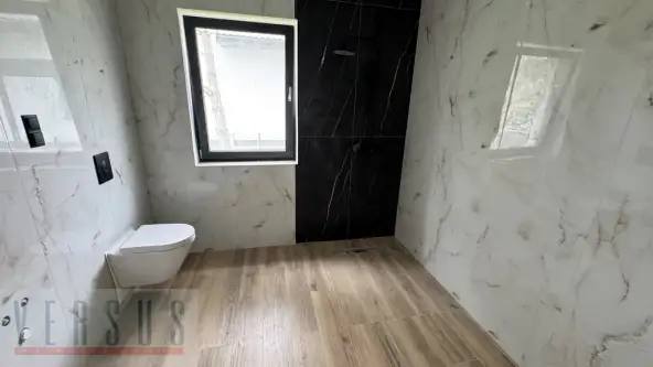 łoś ,  6 Września   19