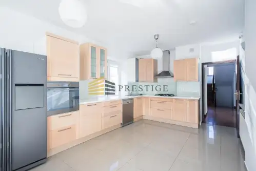 Warszawa ,  Biedronki   5