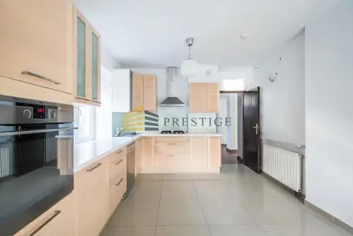 Warszawa ,  Biedronki   8