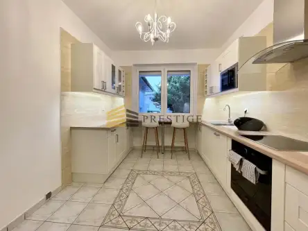 Warszawa ,  Sobieszyńska   6