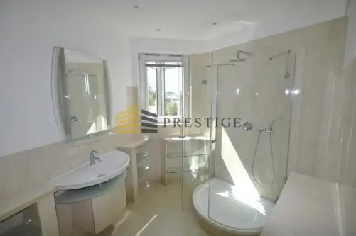 Warszawa ,  Zygmunta Słomińskiego   8