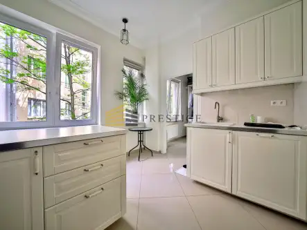 Warszawa ,  Koszykowa   10