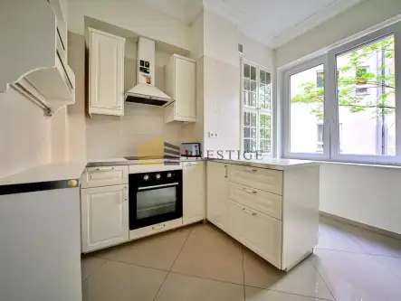 Warszawa ,  Koszykowa   12