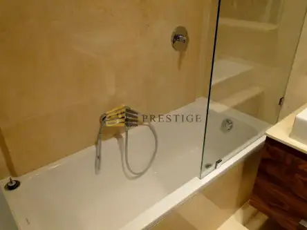 Warszawa ,  al. Wojska Polskiego   7