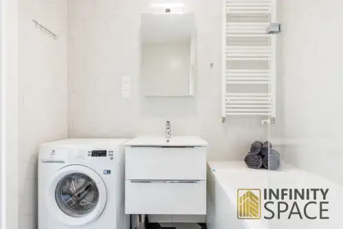 Warszawa ,  Mlądzka   11